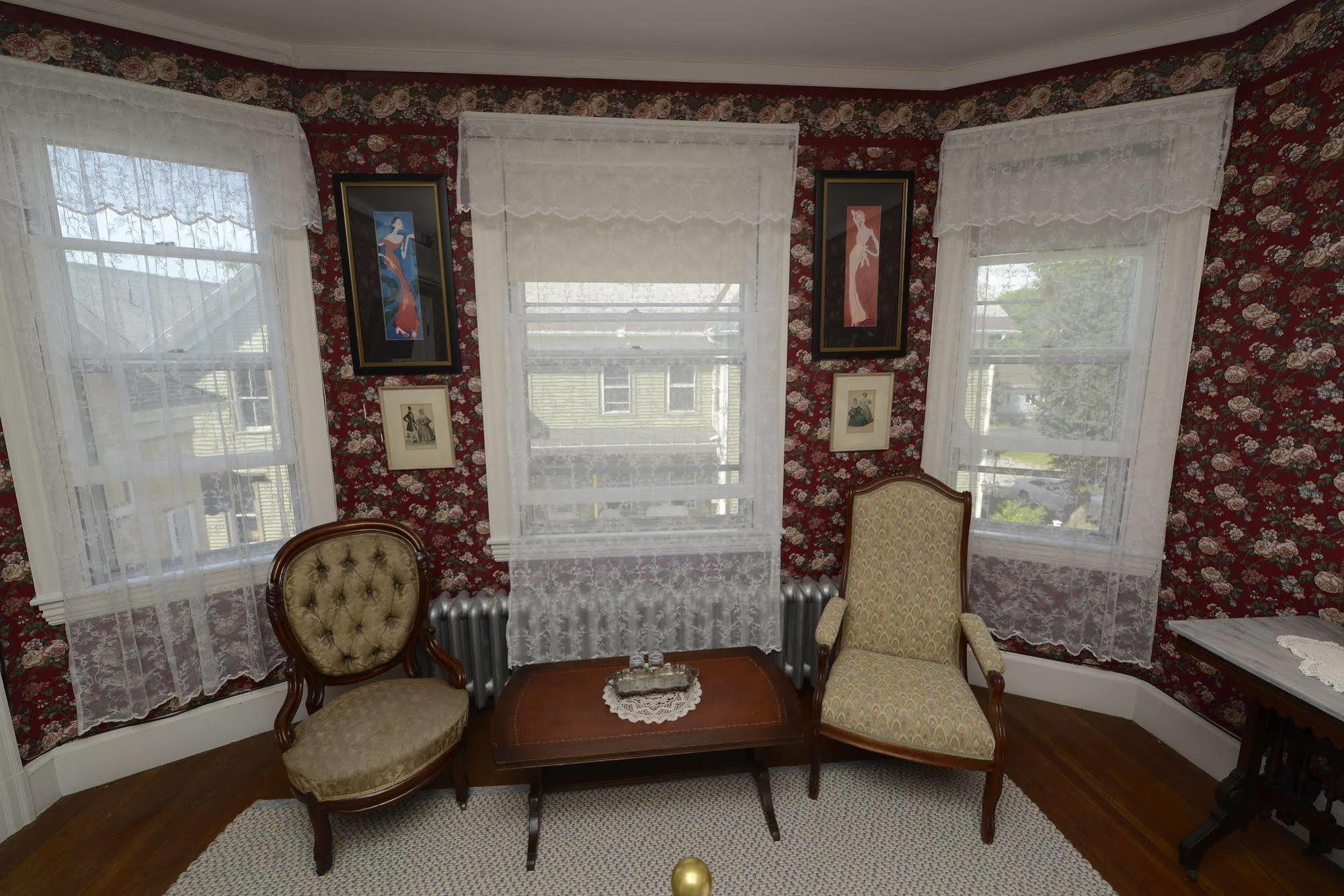 אובורן Munroe Inn Boutique Hotel מראה חיצוני תמונה